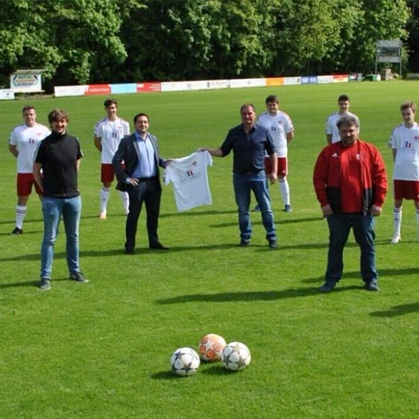 Neue Trikots für die U18 des TSV Kößlarn