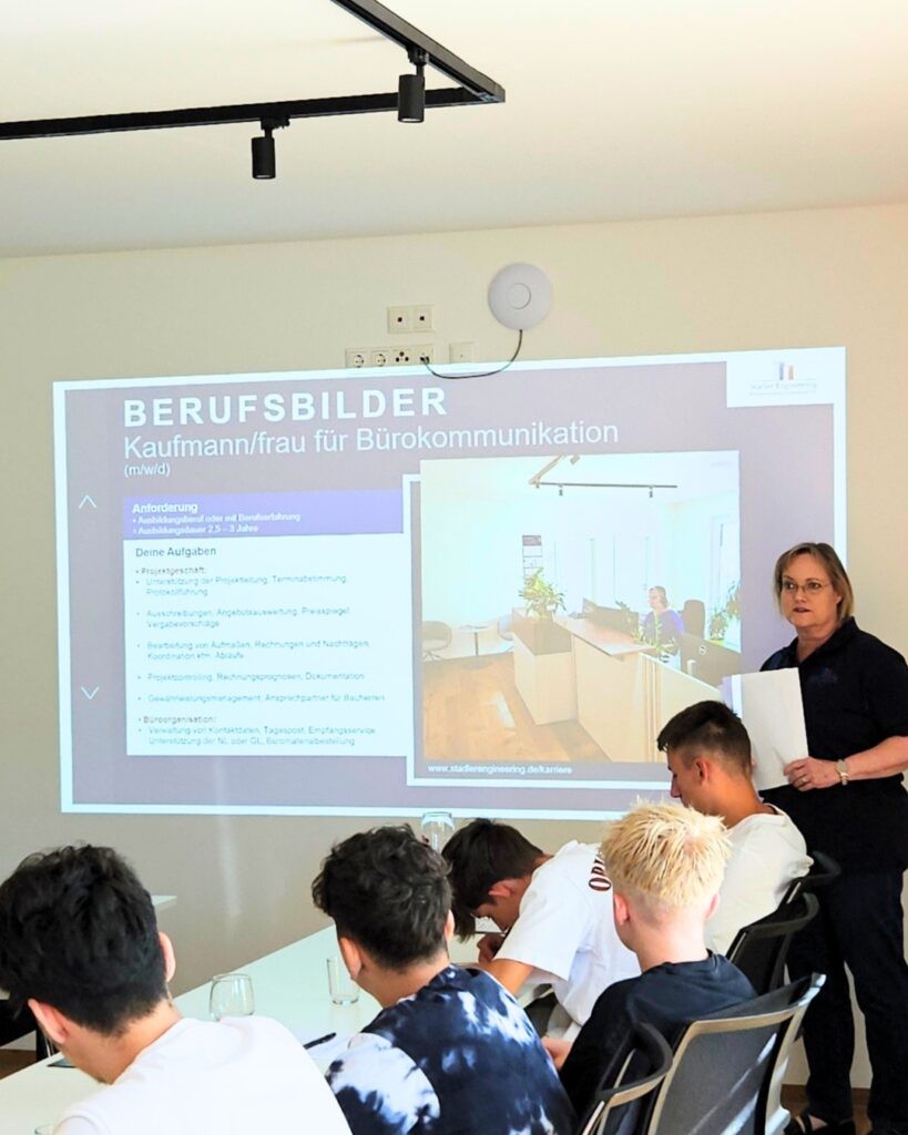 Infotag mit der Mittelschule Hemau: Einblicke in spannende Berufsperspektiven 4 Infotag mit der Mittelschule Hemau 7